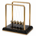 Newton Pendel Schreibtischspielzeug Schwarz und Gold